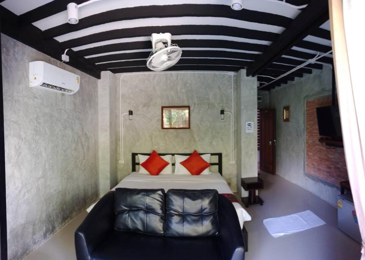 White Jail At Koh Tao Hostel Екстериор снимка