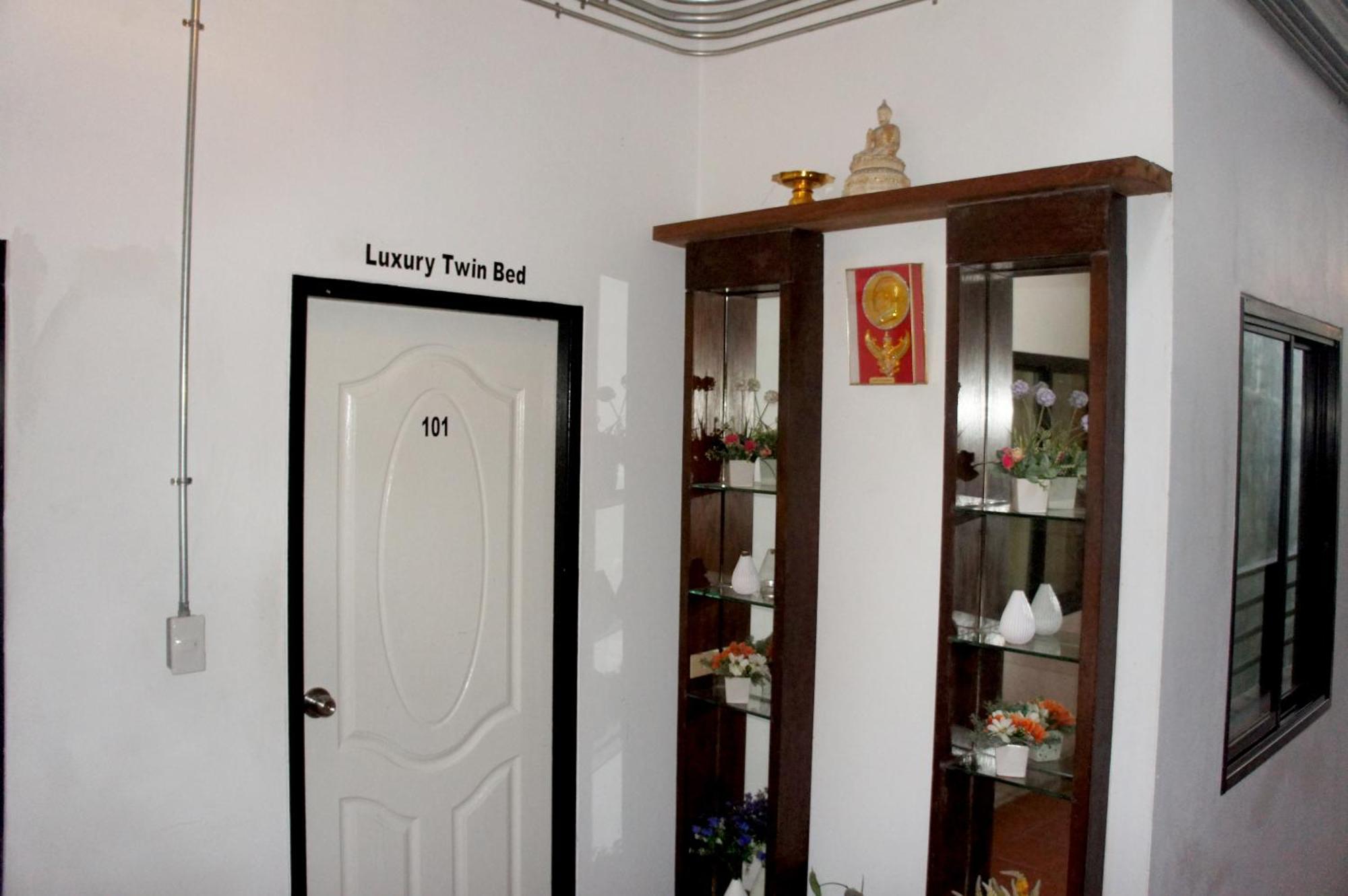 White Jail At Koh Tao Hostel Екстериор снимка