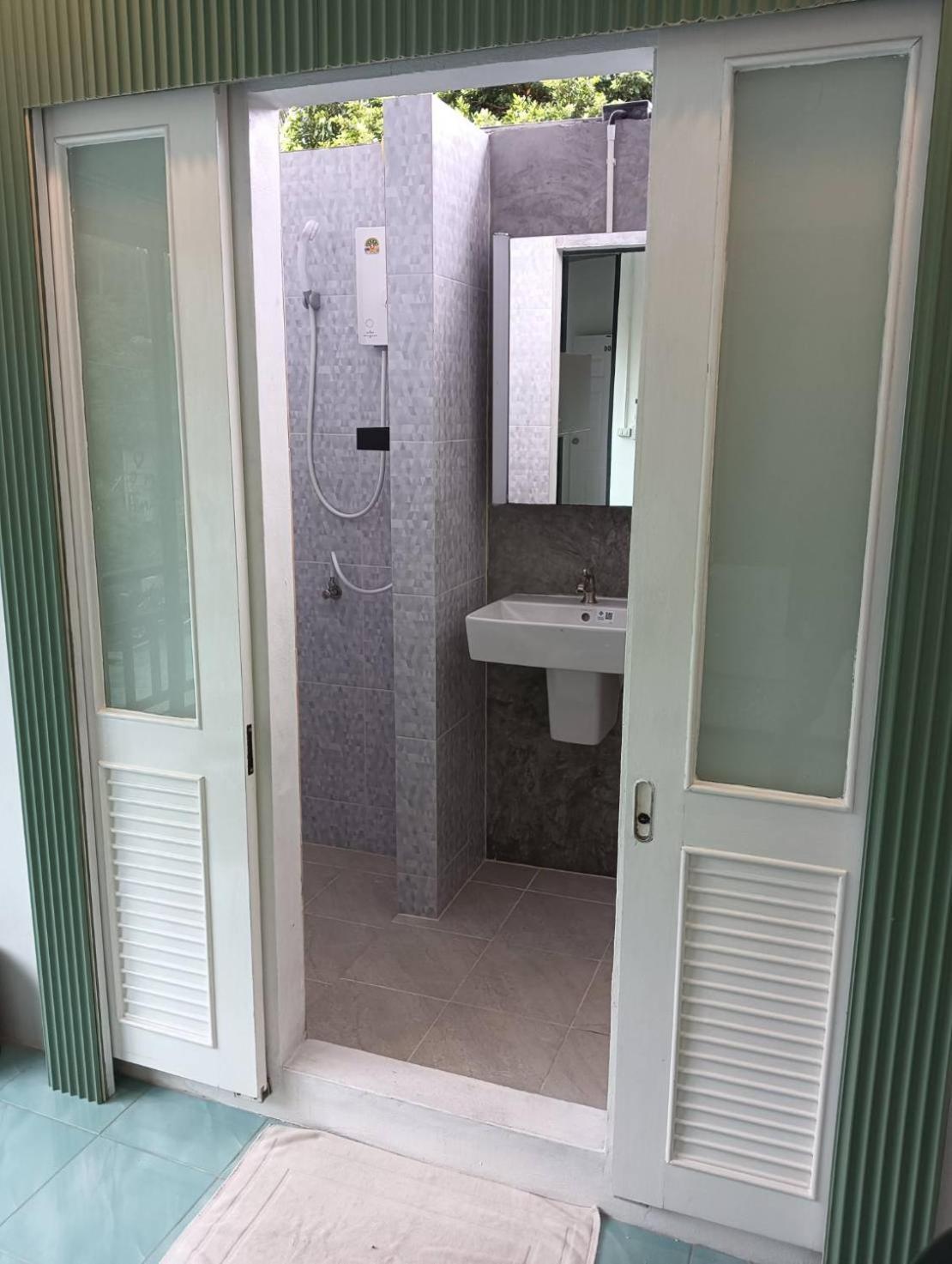White Jail At Koh Tao Hostel Екстериор снимка