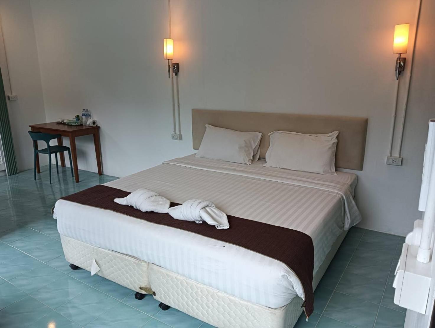 White Jail At Koh Tao Hostel Екстериор снимка