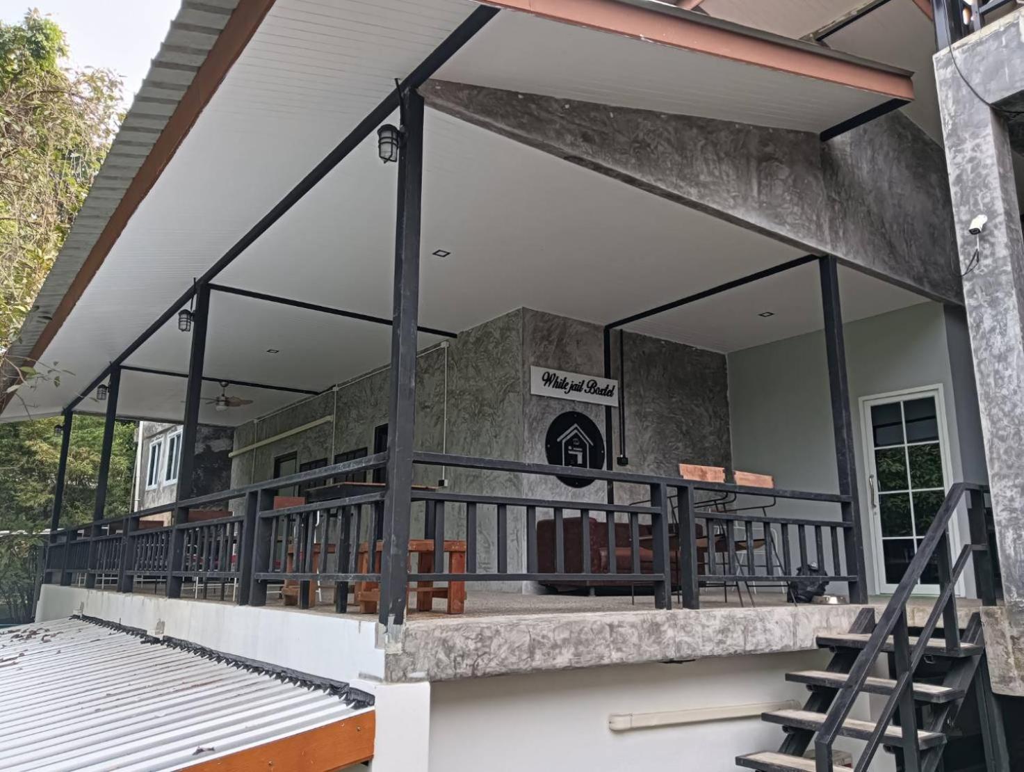 White Jail At Koh Tao Hostel Екстериор снимка