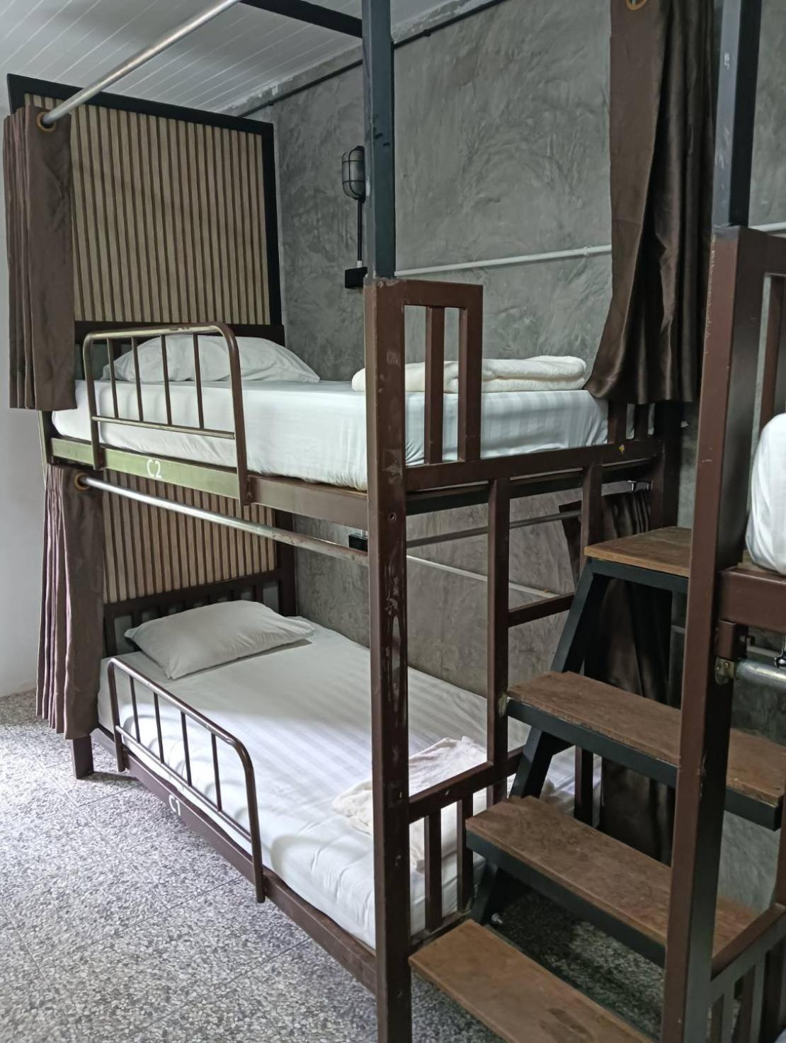 White Jail At Koh Tao Hostel Екстериор снимка