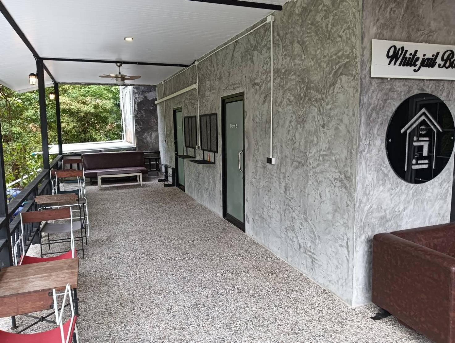 White Jail At Koh Tao Hostel Екстериор снимка