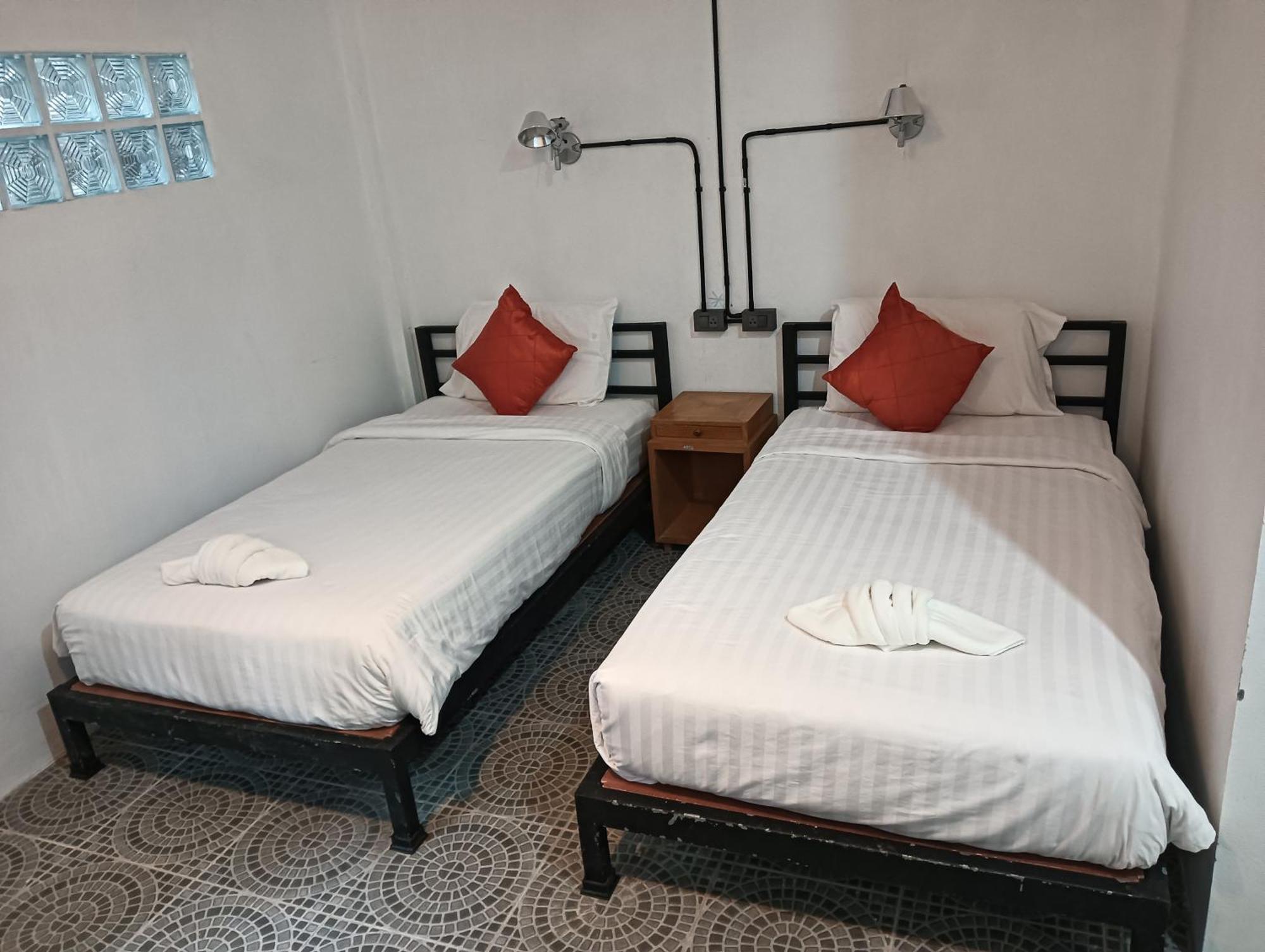 White Jail At Koh Tao Hostel Екстериор снимка