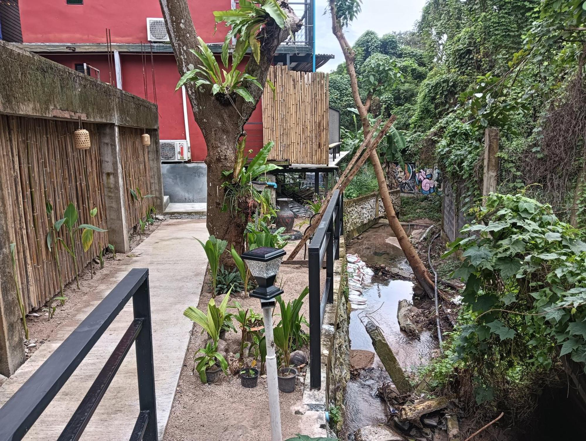 White Jail At Koh Tao Hostel Екстериор снимка