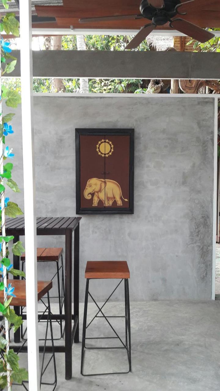 White Jail At Koh Tao Hostel Екстериор снимка