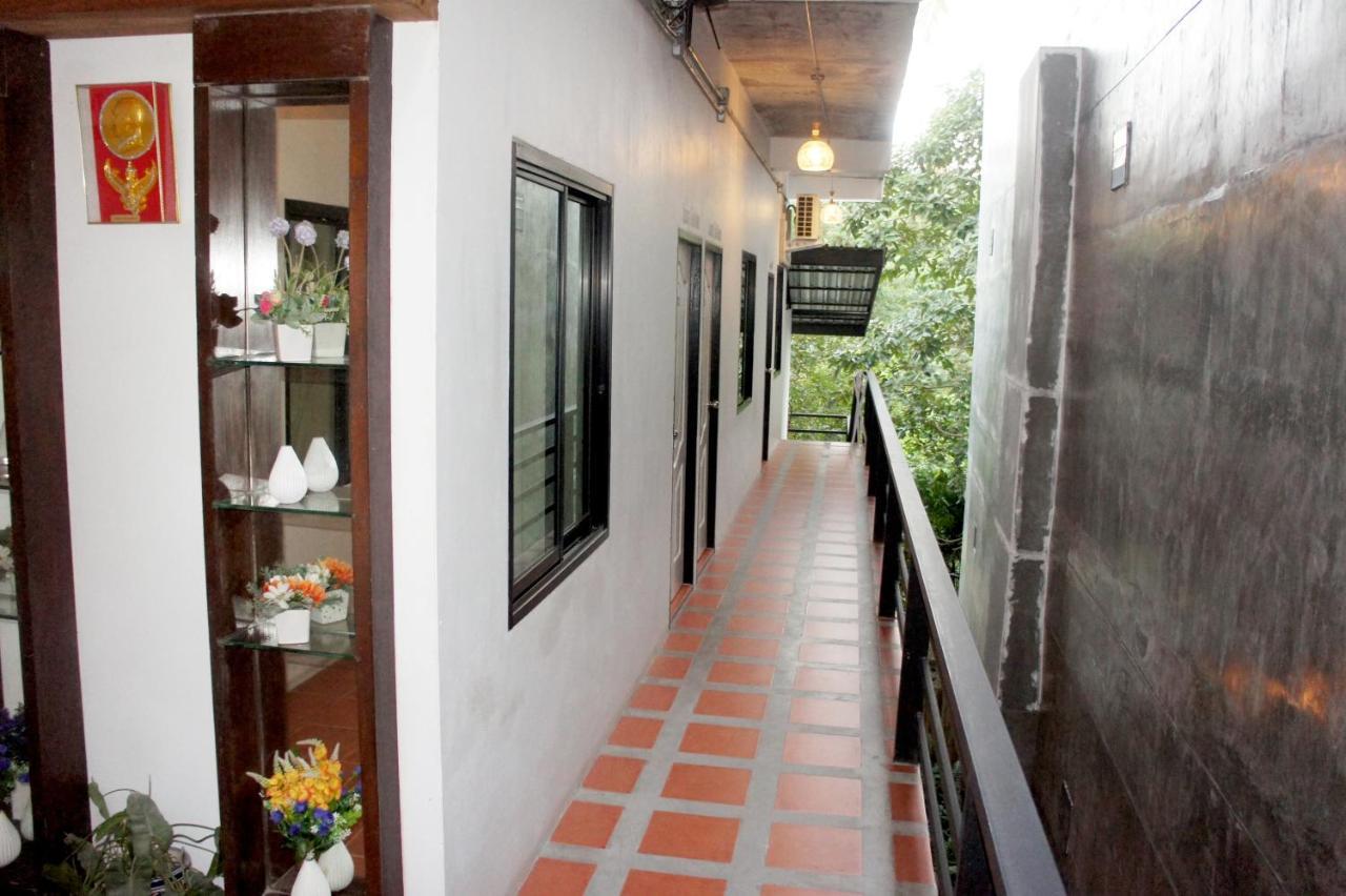 White Jail At Koh Tao Hostel Екстериор снимка